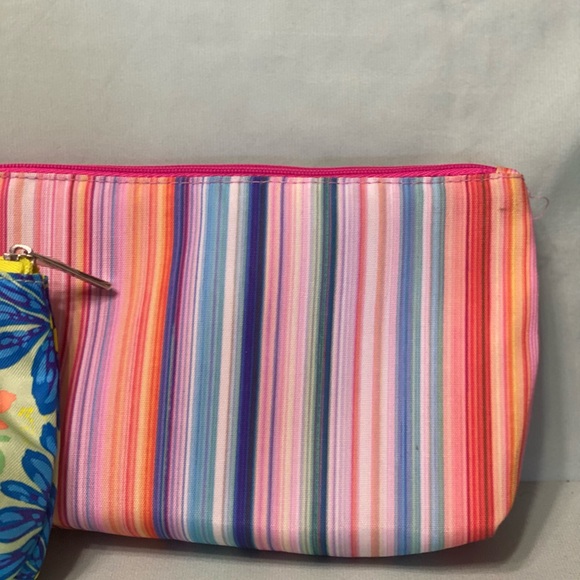 Clinique Cosmetic Bags (3) - Picture 6 of 8